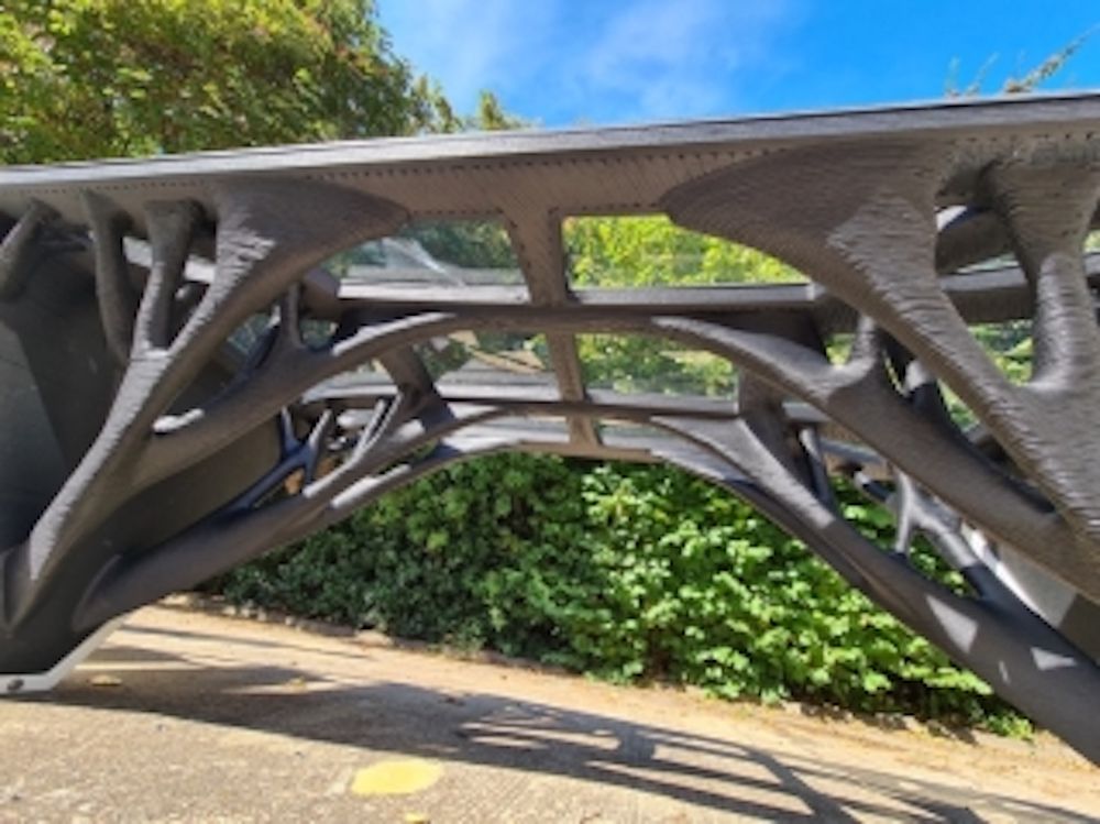 Autodesk et Dar imaginent le pont du futur et dévoile le « Smart Bridge » : premier pont intelligent avec capteurs intégrés, conçu en Generative design et imprimé en 3D