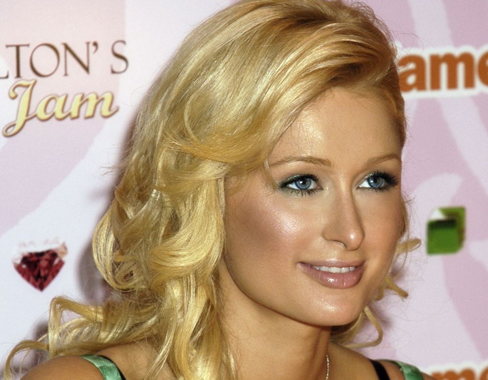 Voulez-vous un "date" avec Paris Hilton dans le métavers ?