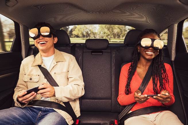 HTC VIVE et Holoride dévoilent le divertissement VR en voiture pour les passagers