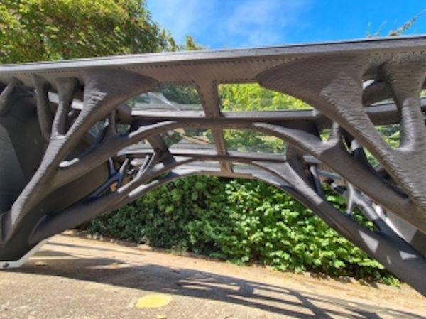 Autodesk et Dar imaginent le pont du futur et dévoile le « Smart Bridge » : premier pont intelligent avec capteurs intégrés, conçu en Generative design et imprimé en 3D