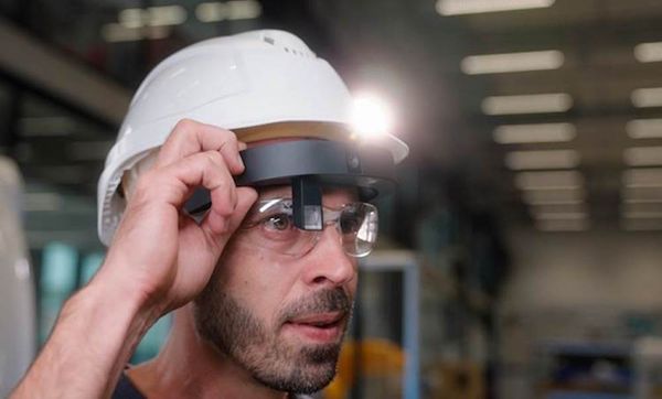 Almer Technologies choisit Vivoka pour intégrer de la voix dans ses lunettes de réalité augmentée pour la surveillance industrielle à distance