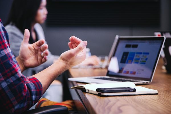 Axa cherche ses jeunes employés "tech" sur The Sandbox